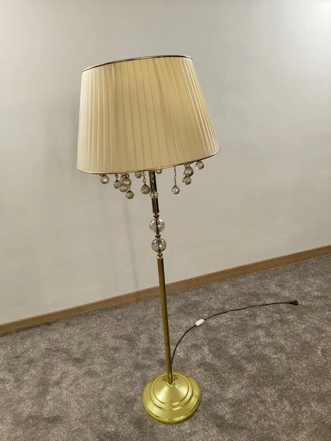 آباژور|چراغ خواب و آباژور|نیشابور, گمنام غربی|دیوار