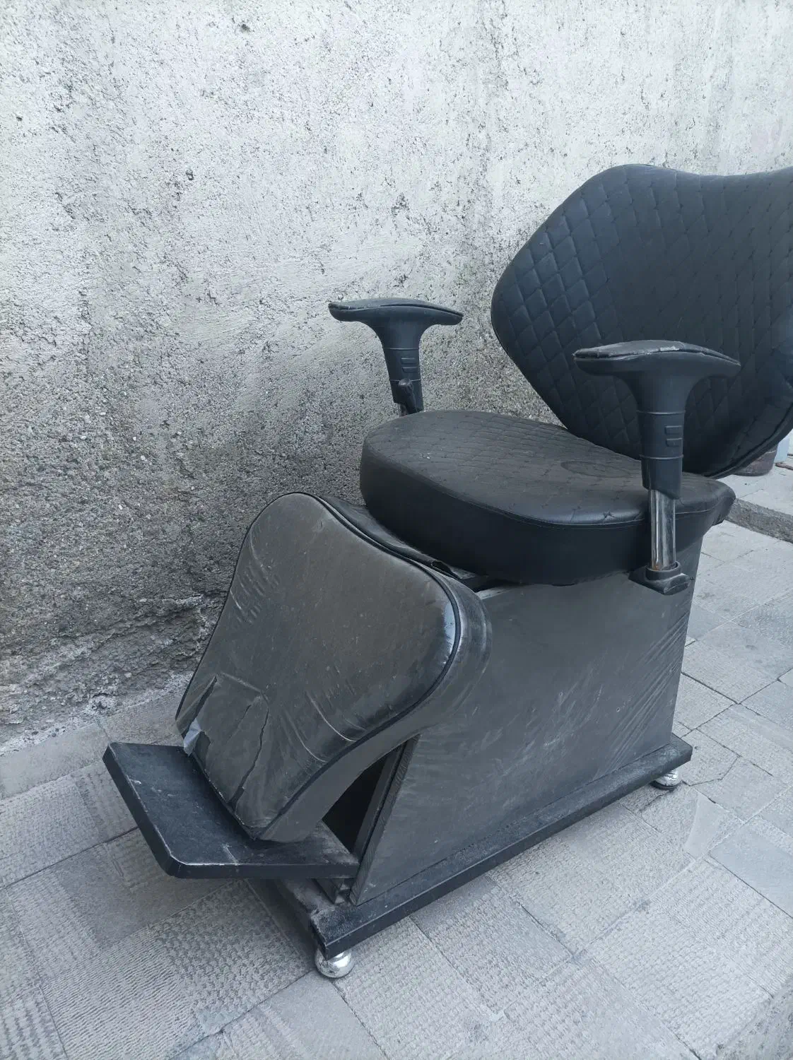 صندلی آرایشگاه|آرایشگاه و سالن‌های زیبایی|باسمنج, |دیوار