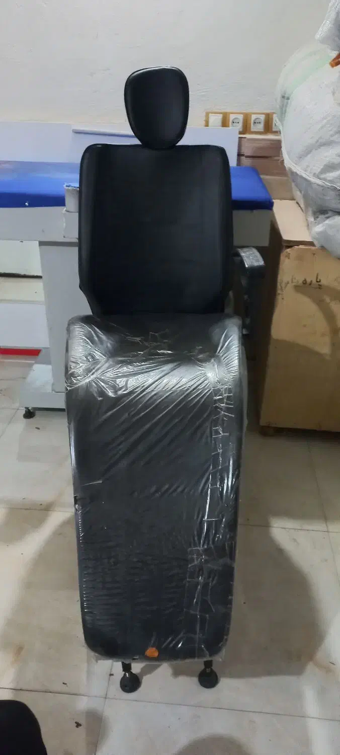 صندلی اصلاح|آرایشگاه و سالن‌های زیبایی|میاندوآب, |دیوار