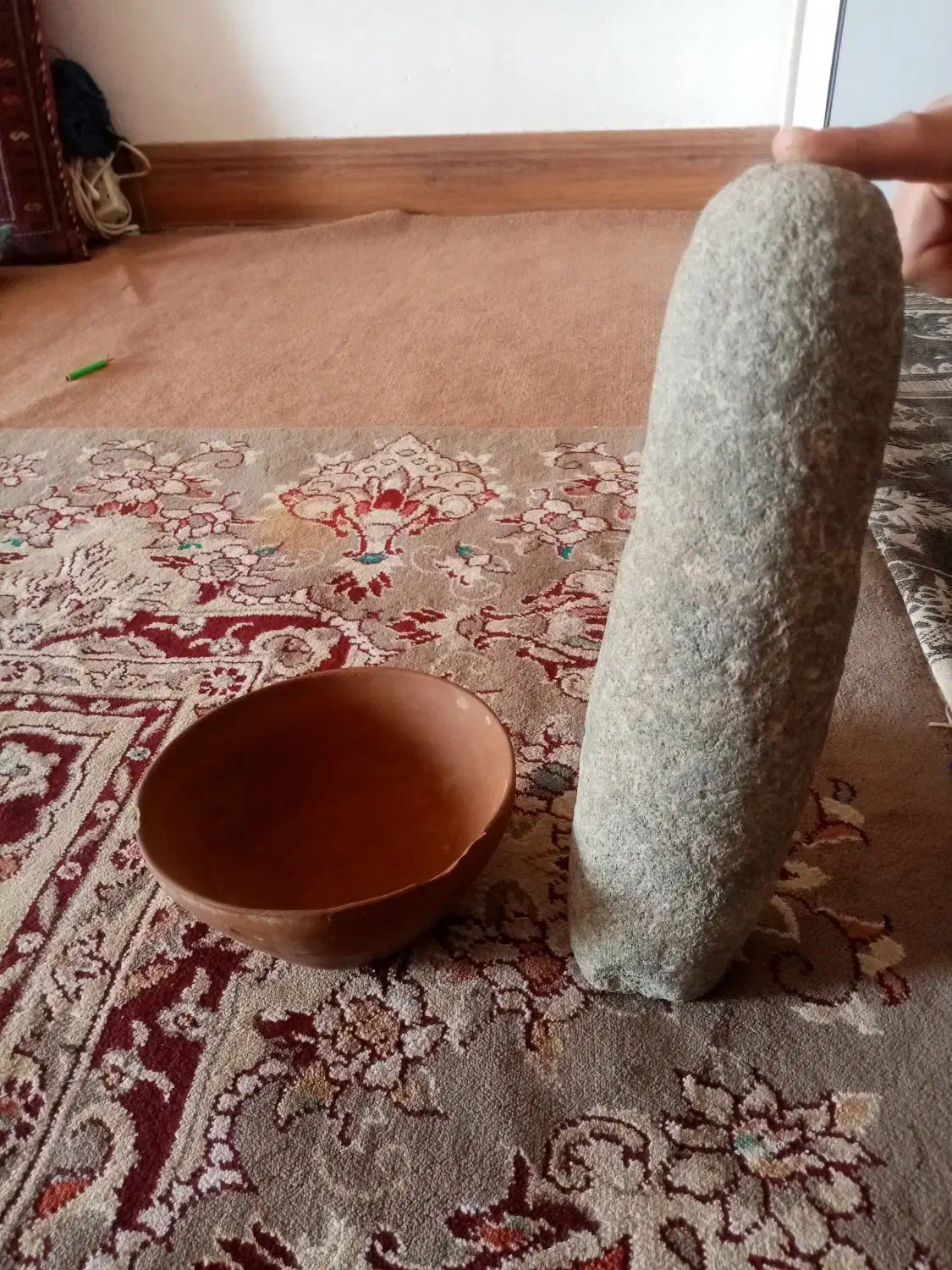 سنگ وکاسه سفالی قدیمی|کلکسیون اشیاء عتیقه|گنبد کاووس, |دیوار