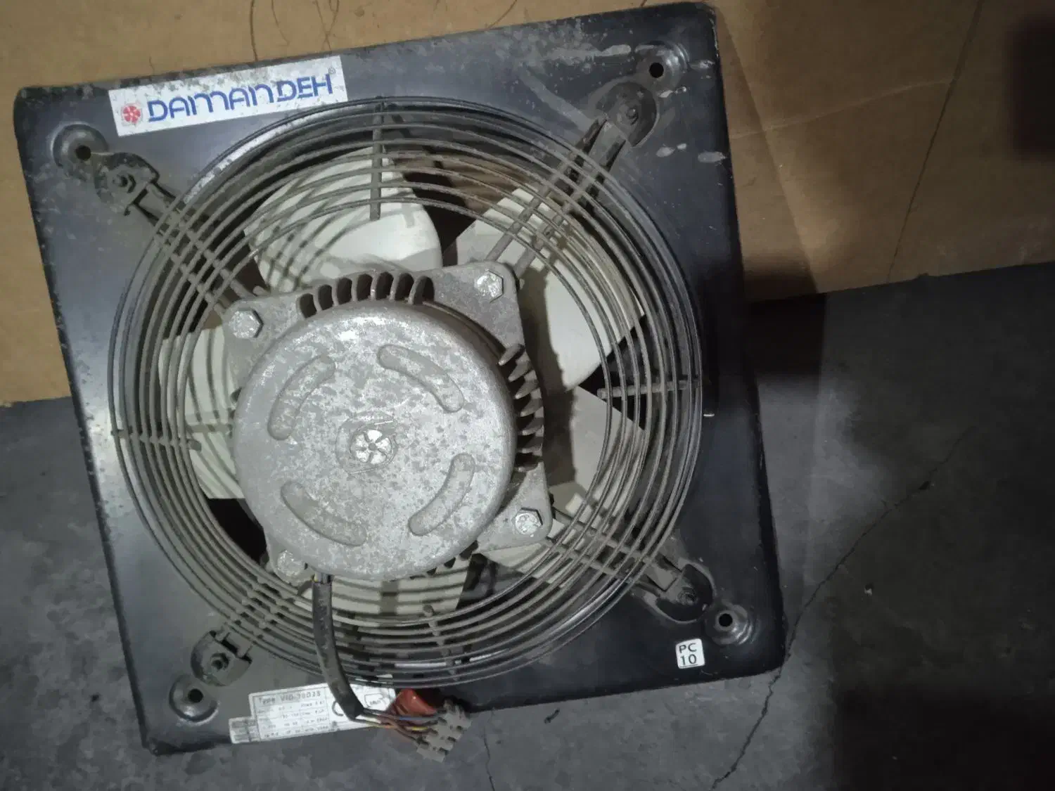 هواکش دمنده|پنکه و تصفیهکنندهٔ هوا|پاکدشت, خاتون آباد|دیوار