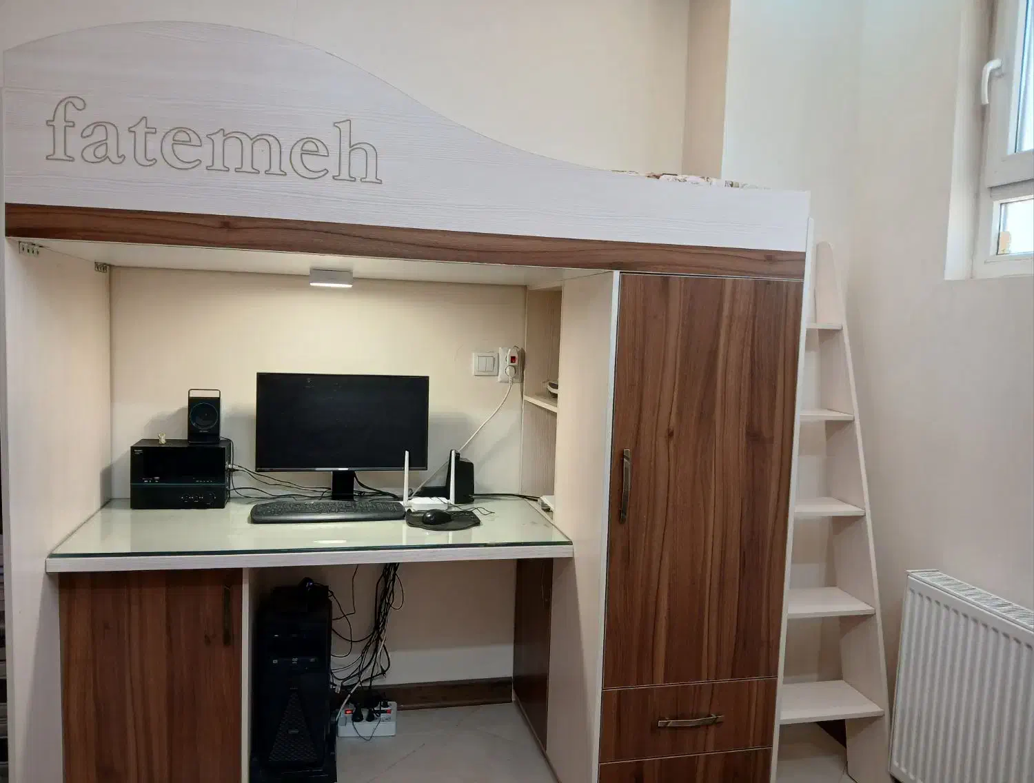 فروش تخت همراه با میز تحریر و کمد|تخت و سرویس خواب|بیرجند, |دیوار