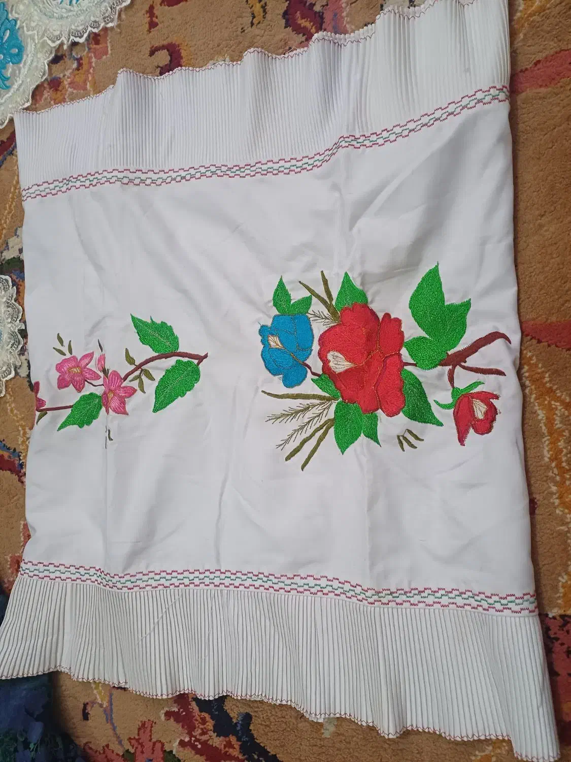 رو بالشتی و پشتی گلدوزی|رختخواب، بالش، پتو|دهدشت, |دیوار