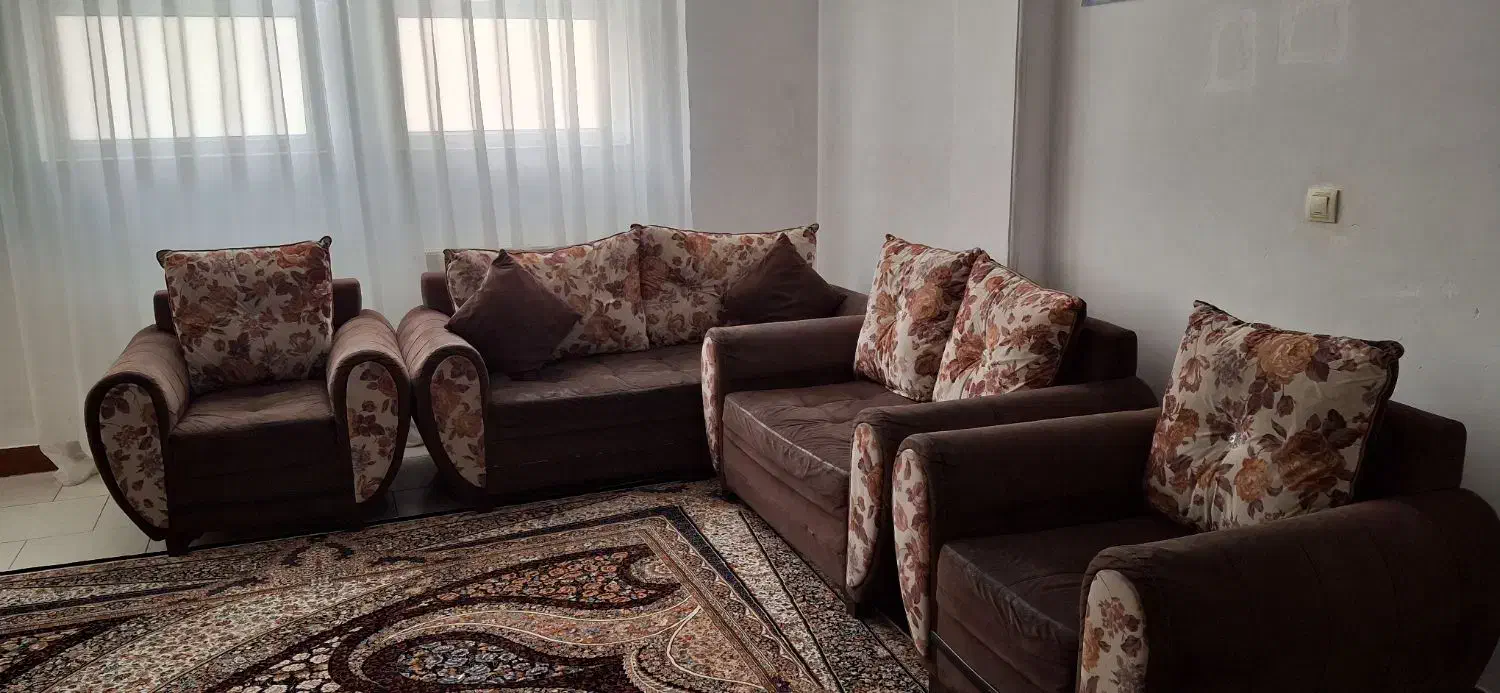 مبل هفت نفره سالم|مبلمان خانگی و میز عسلی|قم, سراجه (۱۵ خرداد)|دیوار