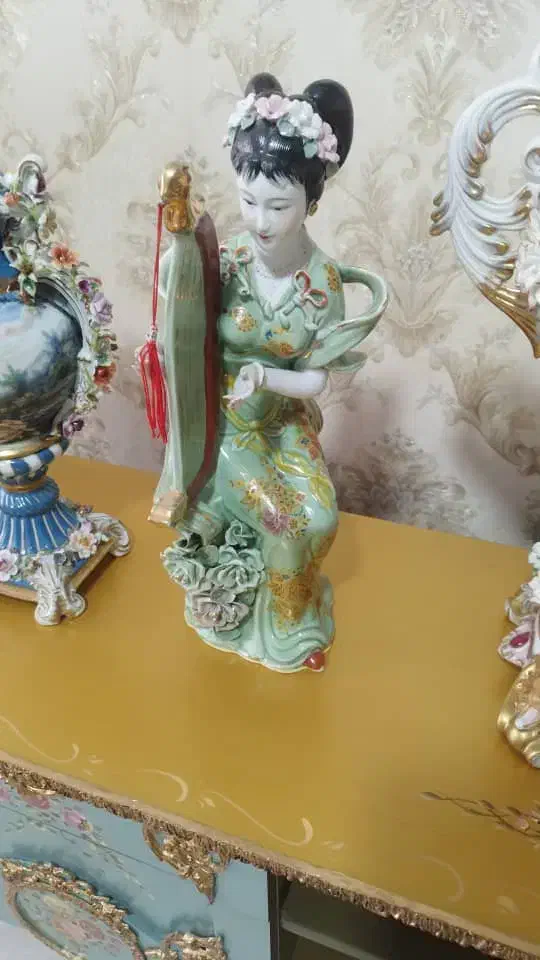 مجسمه|کلکسیون اشیاء عتیقه|کرج, عظیمیه|دیوار