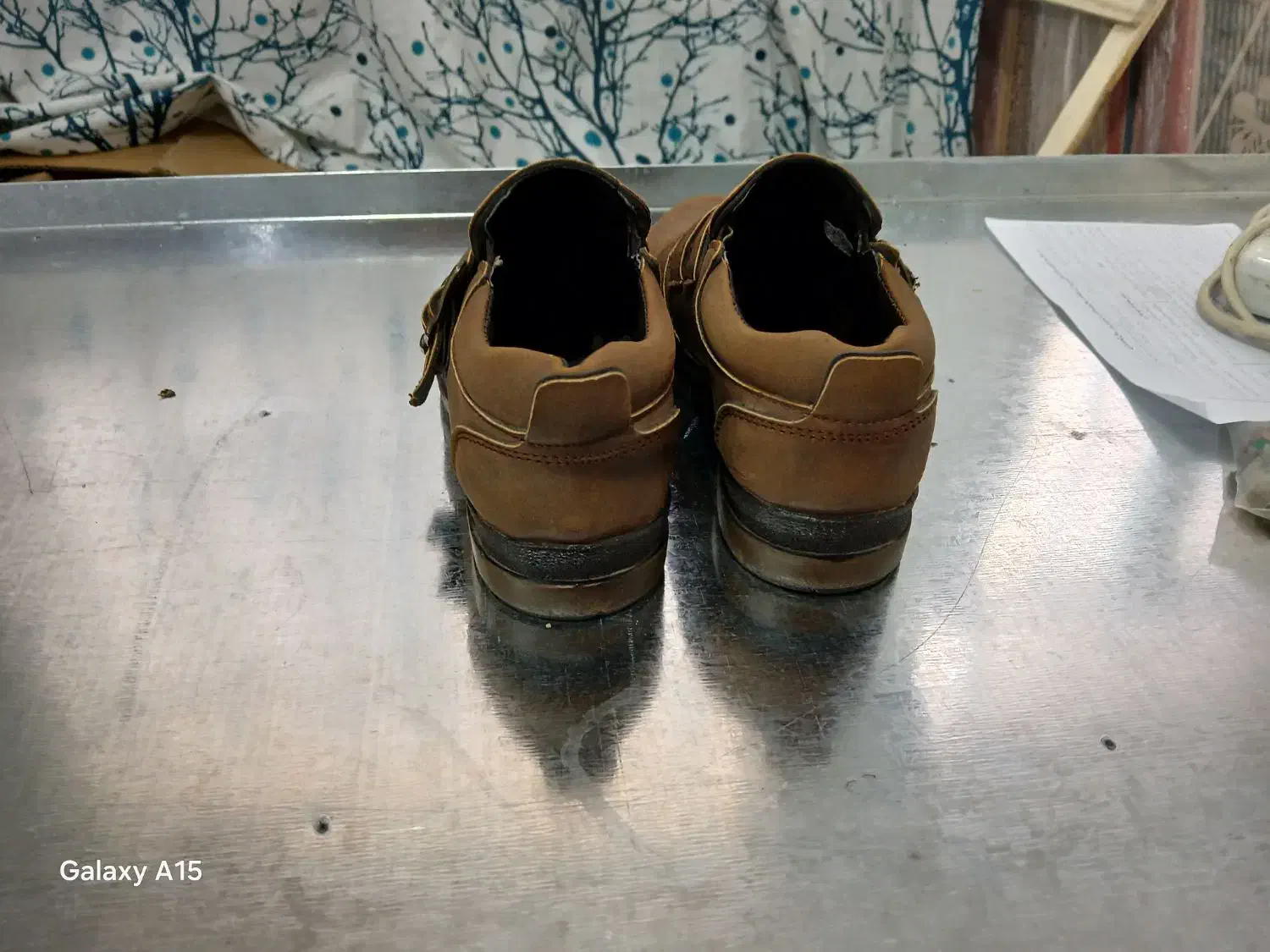 کفش پسرانه شماره۳۲|کیف، کفش، کمربند|قم, دروازه ری|دیوار