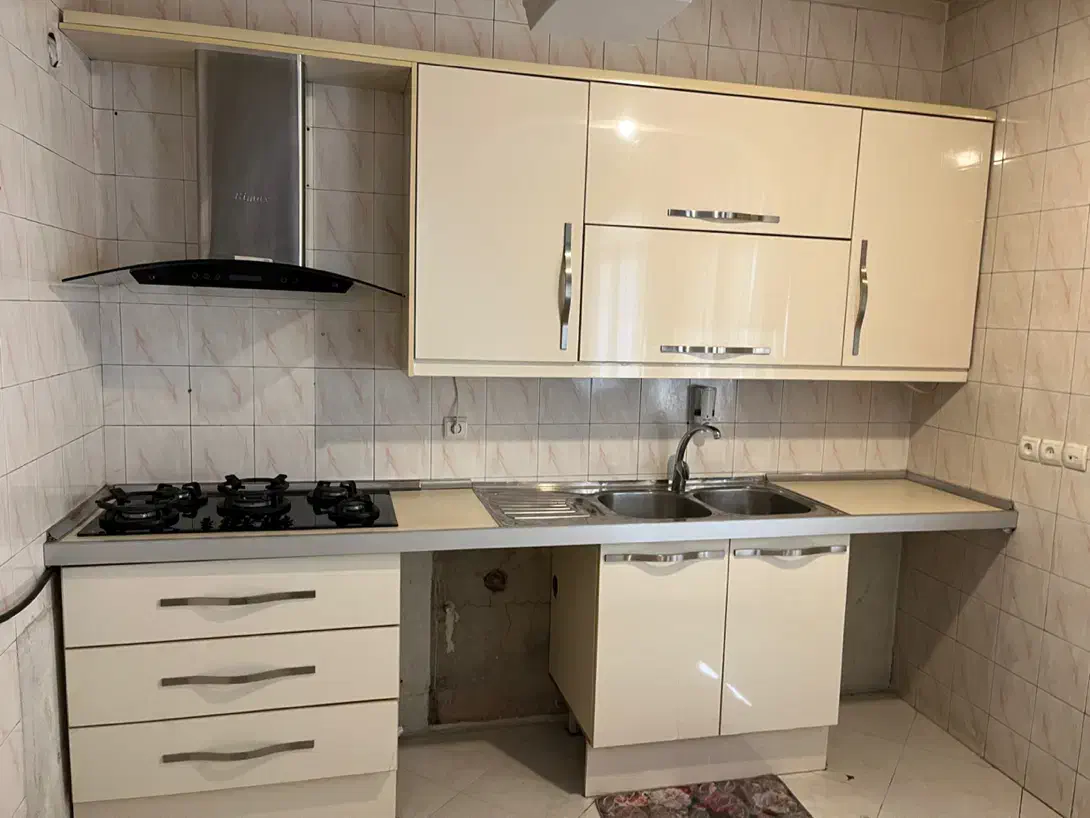 فروش کابینت دست دوم / های گلس / کاملا تمیز و سالم|مصالح و تجهیزات ساختمان|تهران, مدائن|دیوار