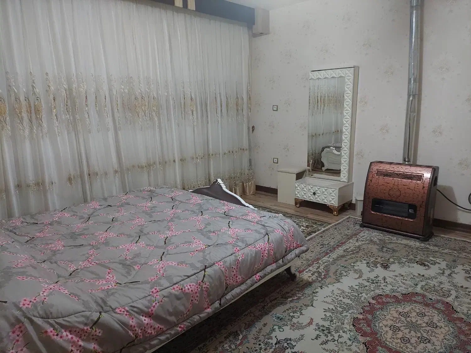 سوییت آپارتمان شیک وبسیار تمیز با تراس در سمیرم|اجارهٔ کوتاه‌مدت آپارتمان و سوئیت|سمیرم, |دیوار