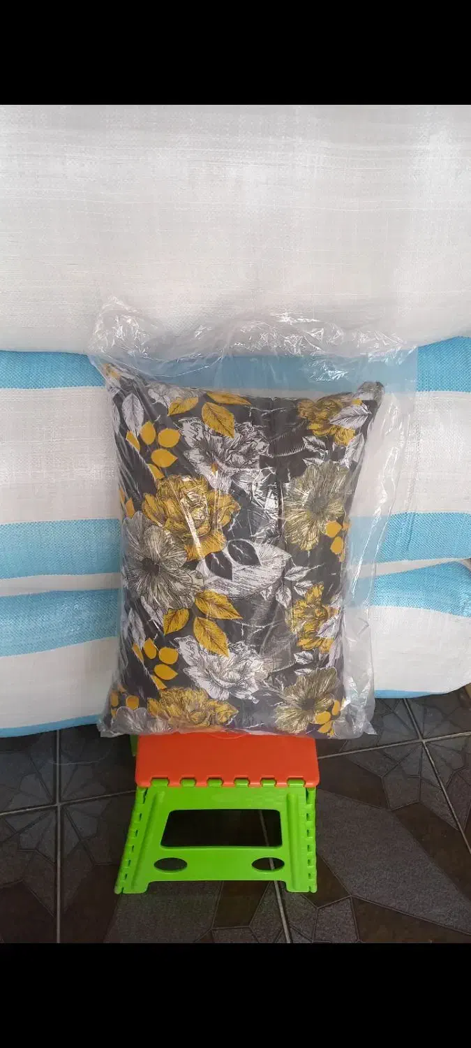 تشک ۳ کیلو ۱۰۰گرمی /پتو و بالشت|رختخواب، بالش، پتو|ری, شهرک نظامی|دیوار