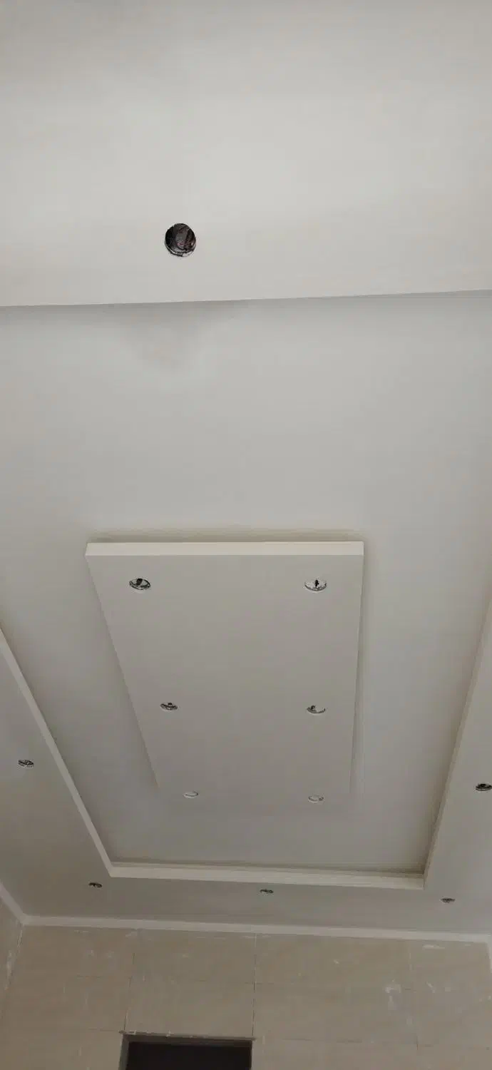 یک کارگر گچکاری برای عراق|خدمات پیشه و مهارت|شاهین دژ, |دیوار