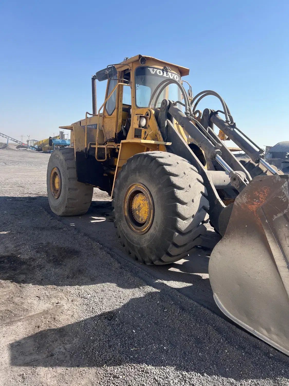 لودر ولوو 4600 پاکت ۷ تن|خودرو سنگین|باغ بهادران, |دیوار