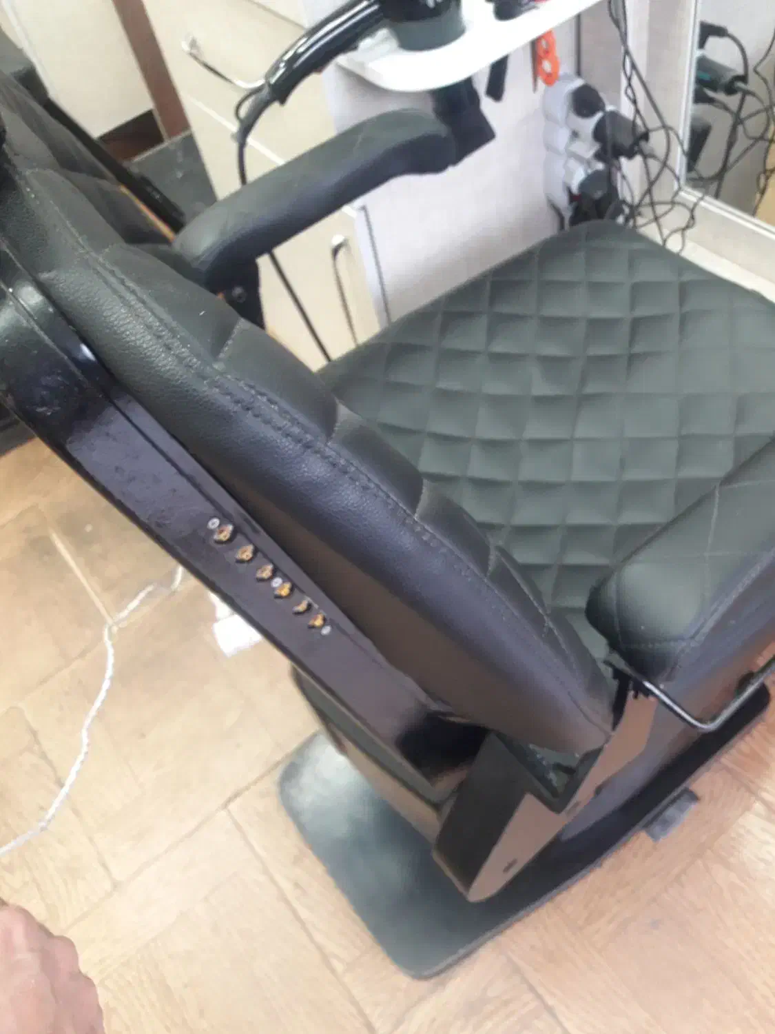 فروش صندلی آرایشگاه روکش|آرایشگاه و سالنهای زیبایی|رشت, چمارسرا|دیوار