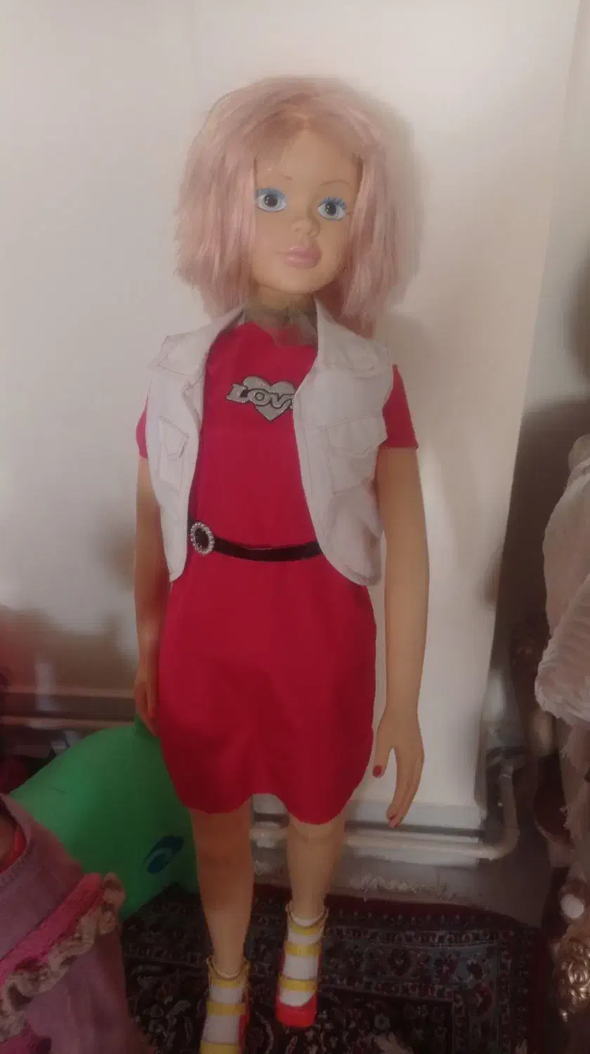 عروسک باربی|اسباب‌بازی بچه|خسروشاه, |دیوار