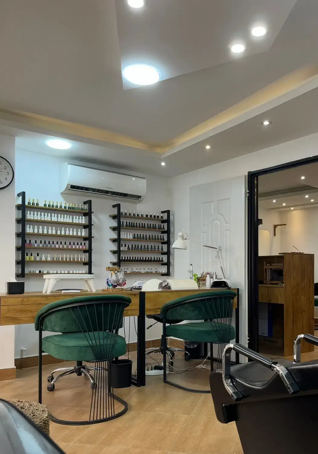 فروش لوازم ارایشگاه زنانه|آرایشگاه و سالنهای زیبایی|چالوس, |دیوار