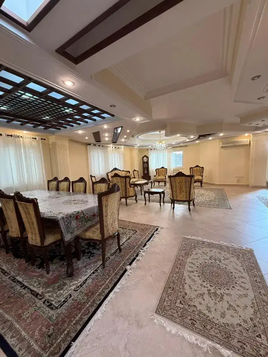 فروش آپارتمان لوکس ۳۰۰ متری /۴ خواب / خیابان معلم|فروش آپارتمان|رشت, نیکمرام|دیوار