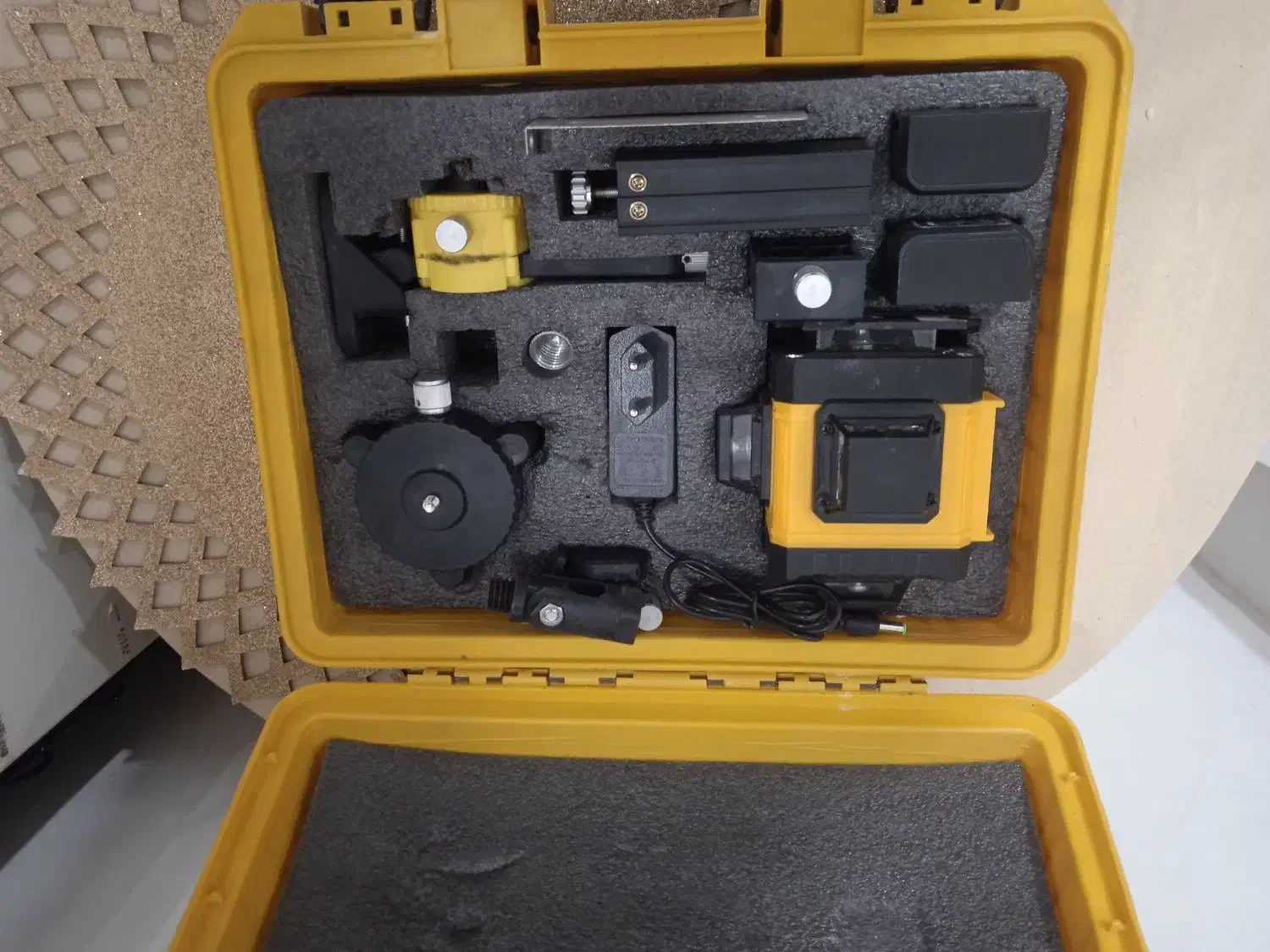 تراز لیزری شارژی|ابزارآلات|قزوین, |دیوار