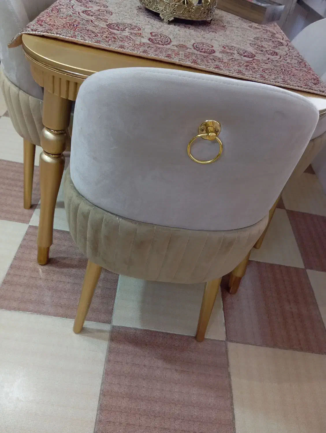 میز ناهارخوری چهارنفره سالم و تمیز و نو|میز و صندلی غذاخوری|شهرضا, |دیوار