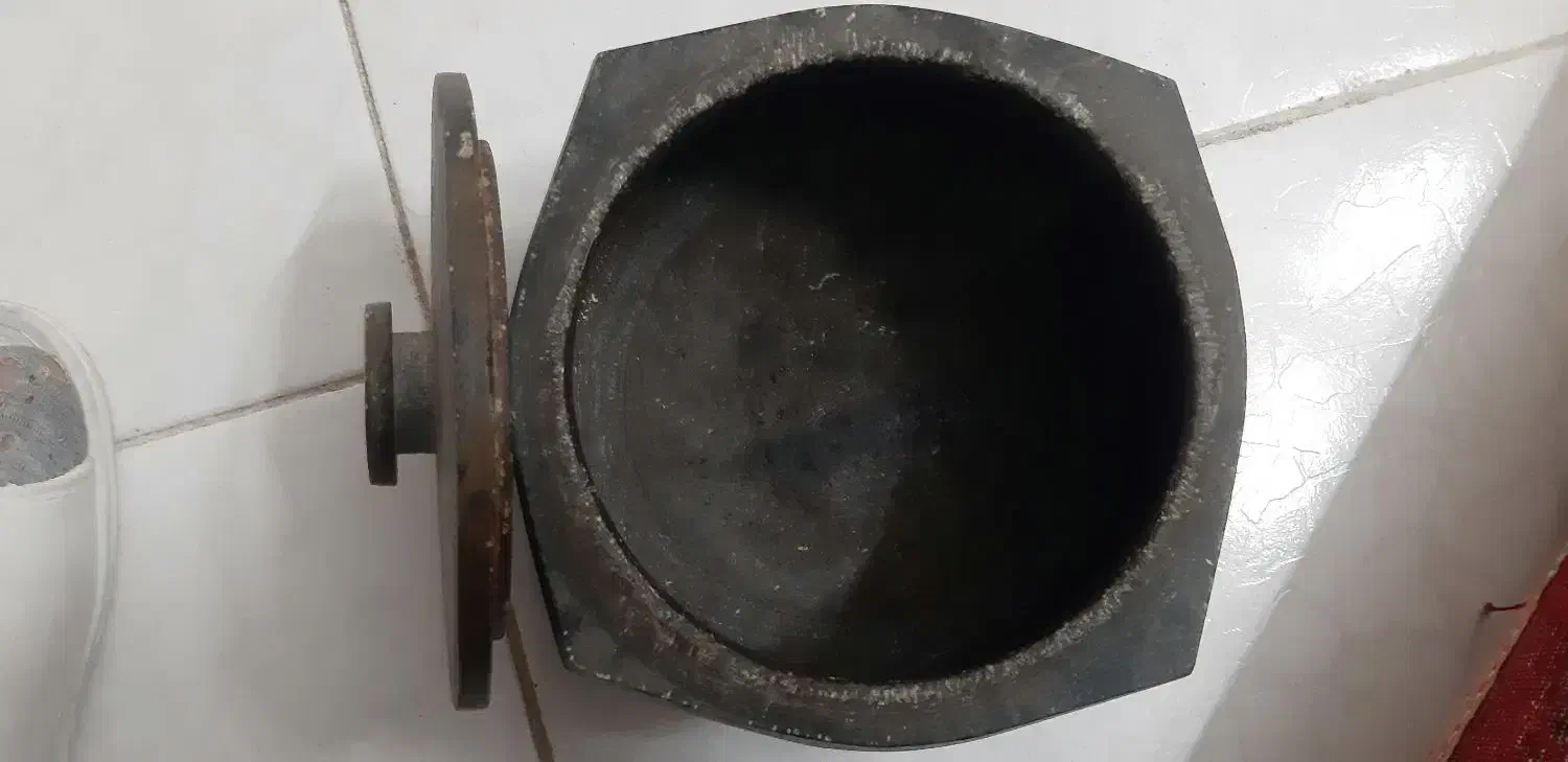 دیگ سنگی هرکاره ۴ نفره کاملا سالم|کلکسیون اشیاء عتیقه|مشهد, عبادی|دیوار