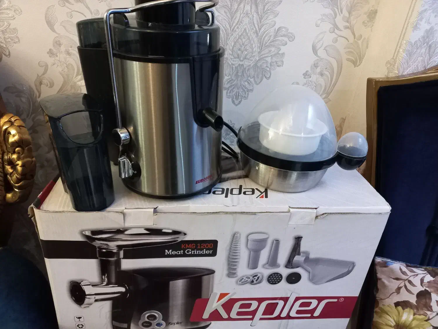 سماور قابلمه بخارشو چینی و کلی از لوازم فوری|سماور، چای‌ساز، قهوه‌ساز|اصفهان, مرداویج|دیوار