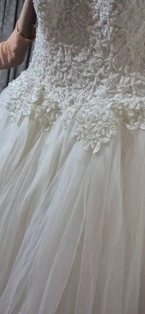 لباس عروس|لباس|اهواز, کوی باهنر|دیوار