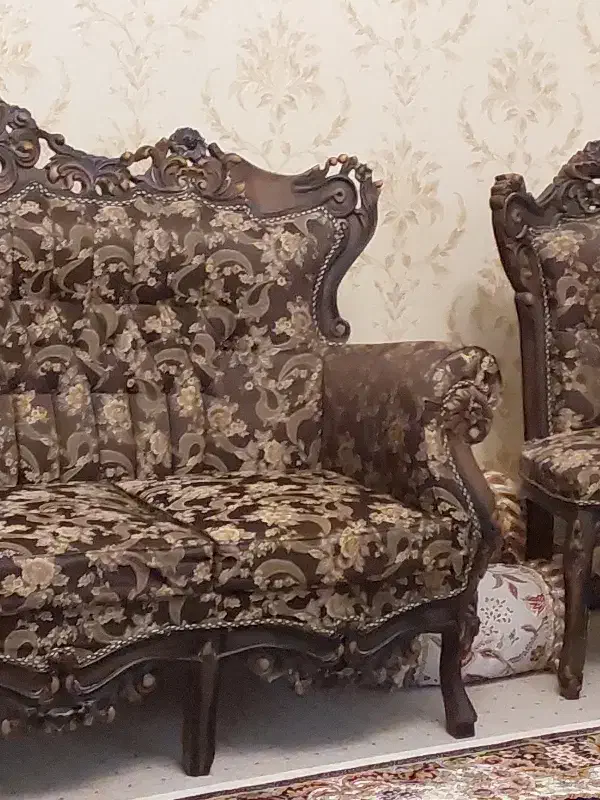 مبل سلطنتی نه نفره به همراه میزه وسط و گل میز|مبلمان خانگی و میز عسلی|بندر ماهشهر, |دیوار