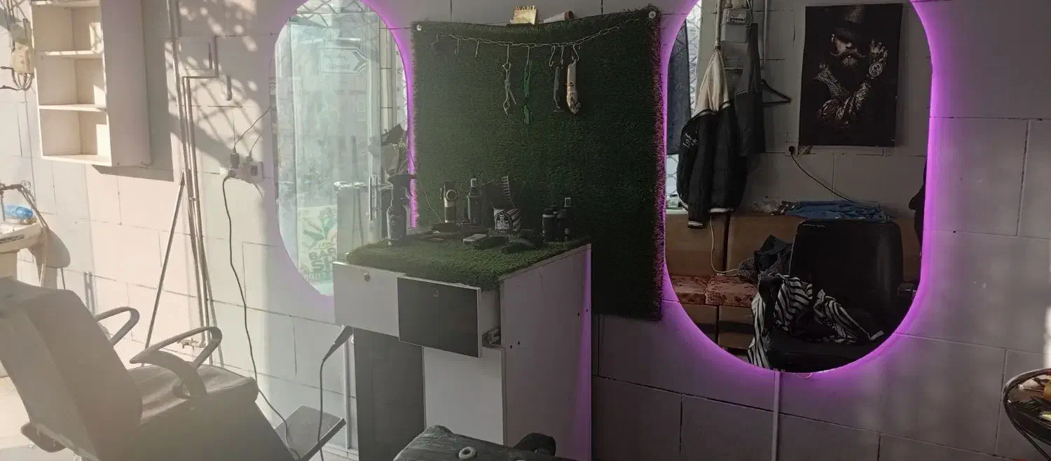 تمامی وسایل ارایشگاه|آرایشگاه و سالن‌های زیبایی|سنندج, |دیوار