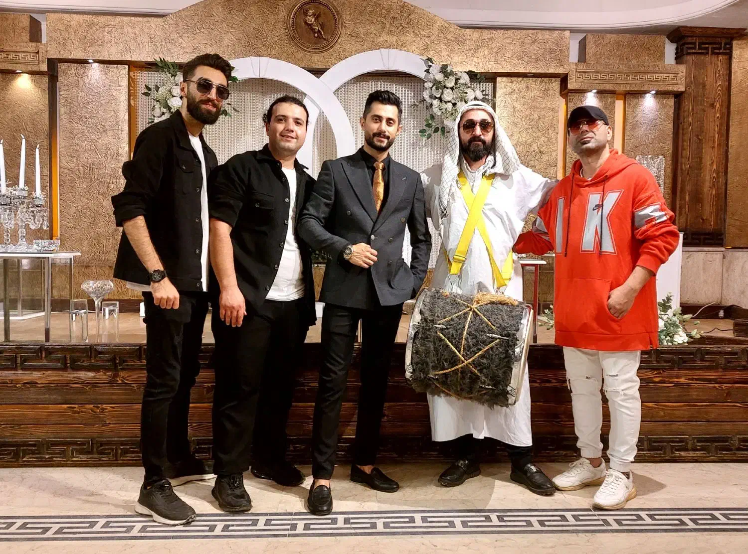 گروه موزیک و دیجی|خدمات پذیرایی، مراسم|رشت, سعدی (تختی)|دیوار