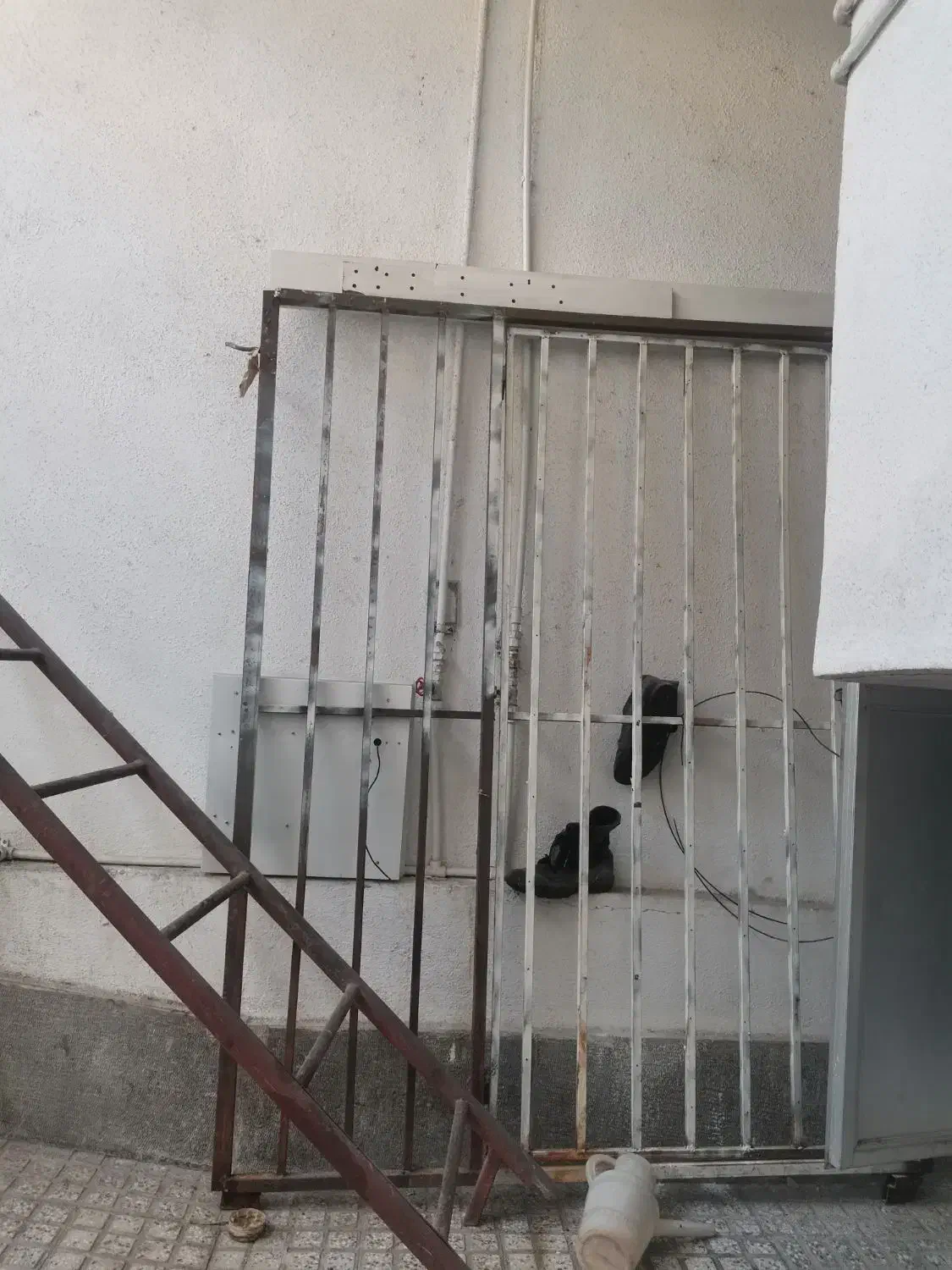 در 1.70در 2متر و نردبان 4.5متری|مصالح و تجهیزات ساختمان|گرگان, |دیوار