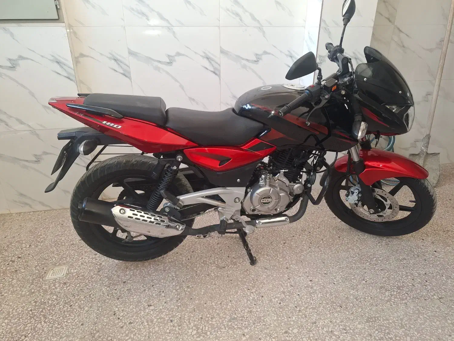 پالس ۱۸۰ بکر|موتورسیکلت|اصفهان, کارلادان|دیوار