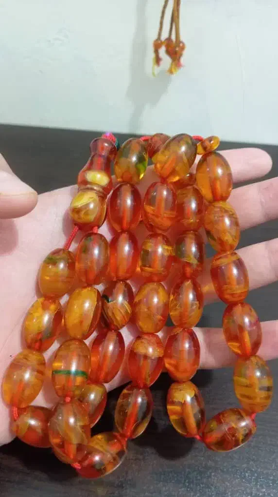 تسبیح کهربا پرچمی کهنه تسبیح سندلوس ۱۰۱ عددی آلمان|جواهرات|سقز, |دیوار