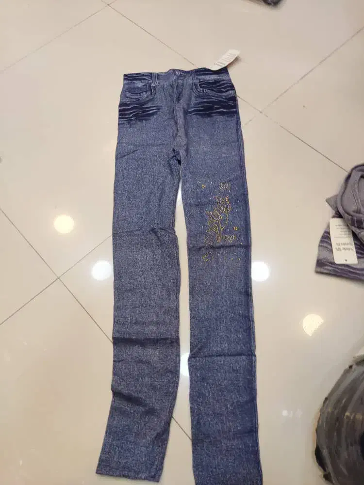 شلوار جینی بخاطر تغییر صنف|لباس|قشم, |دیوار