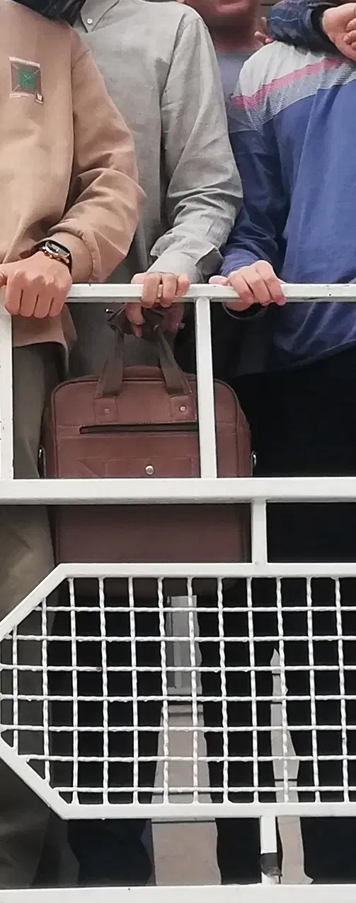 گم شده کیف قهوه ای با شناسنامه بنام مطهری|اشیا|تهران, فردوس|دیوار