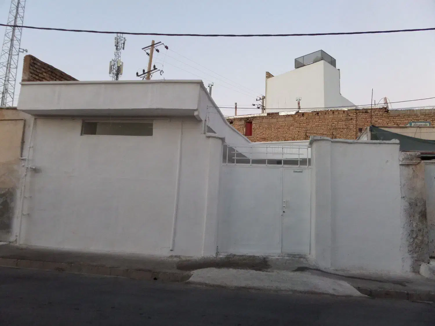 دو خواب ماشین رو|فروش خانه و ویلا|شیراز, شهرک بهار|دیوار
