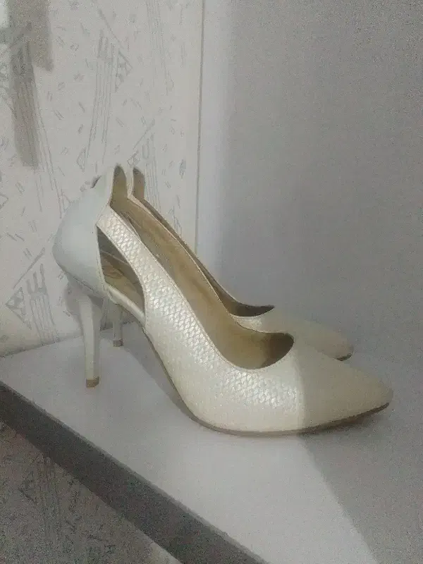 اشیا عتیقه|کلکسیون اشیاء عتیقه|فولادشهر, ورزشگاه فولادشهر|دیوار