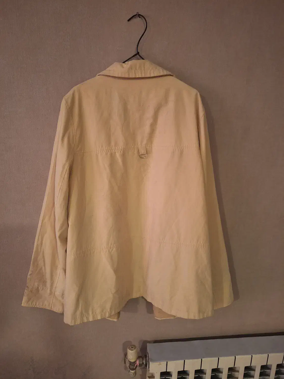 کاپشن پاییزه|لباس|شیراز, ملاصدرا|دیوار