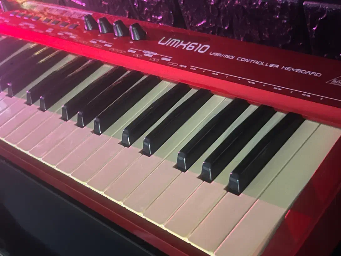 میدی کنترلر 5اکتاو|پیانو، کیبورد، آکاردئون|رشت, لاکانی|دیوار