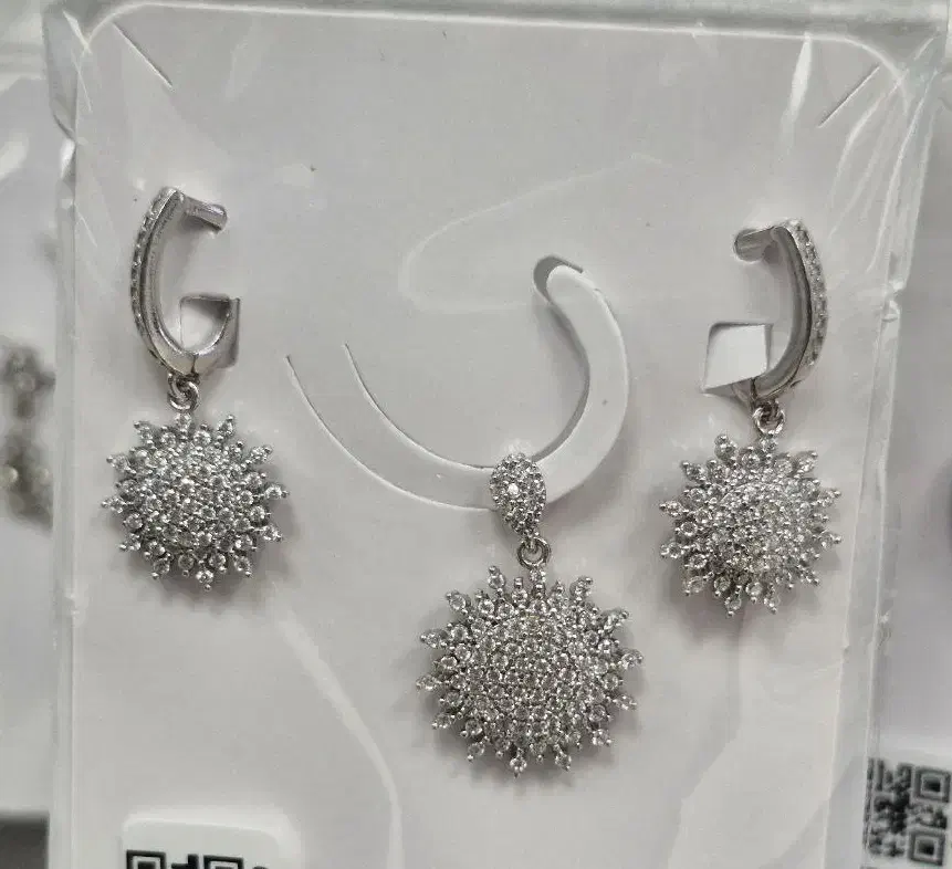 انواع نقره عیار ۹۲۵ آبکاری شده ضمانتی|جواهرات|کرمان, |دیوار