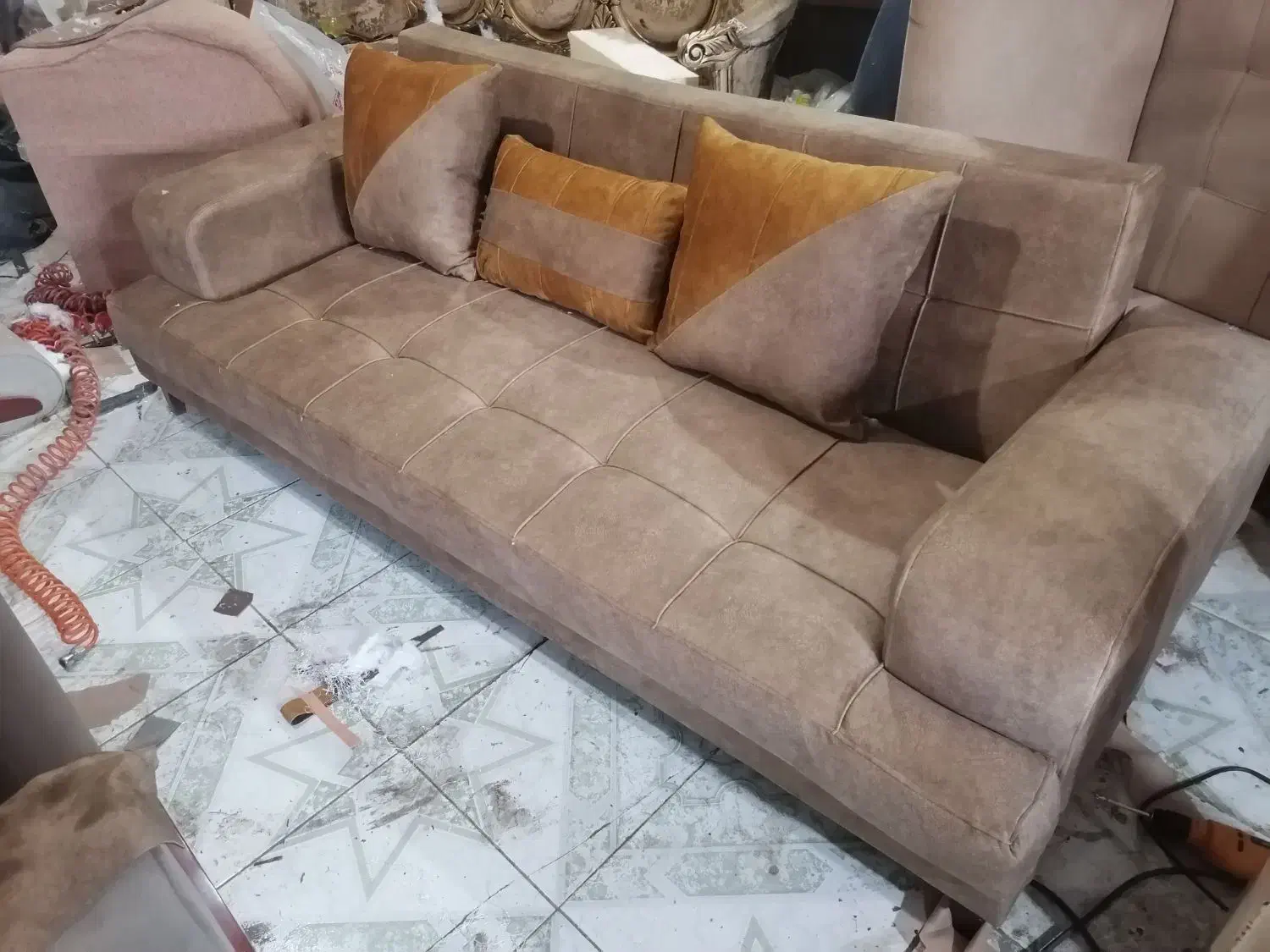 با سرویس رایگان ارائه می‌شود|مبلمان خانگی و میز عسلی|بشاریات, |دیوار