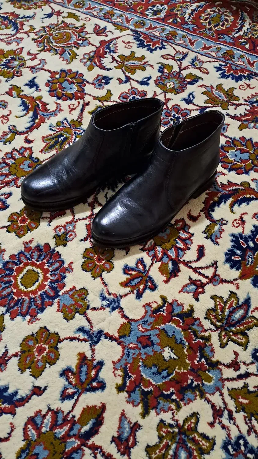 یک جفت نیم بوت|کیف، کفش، کمربند|شهرکرد, |دیوار