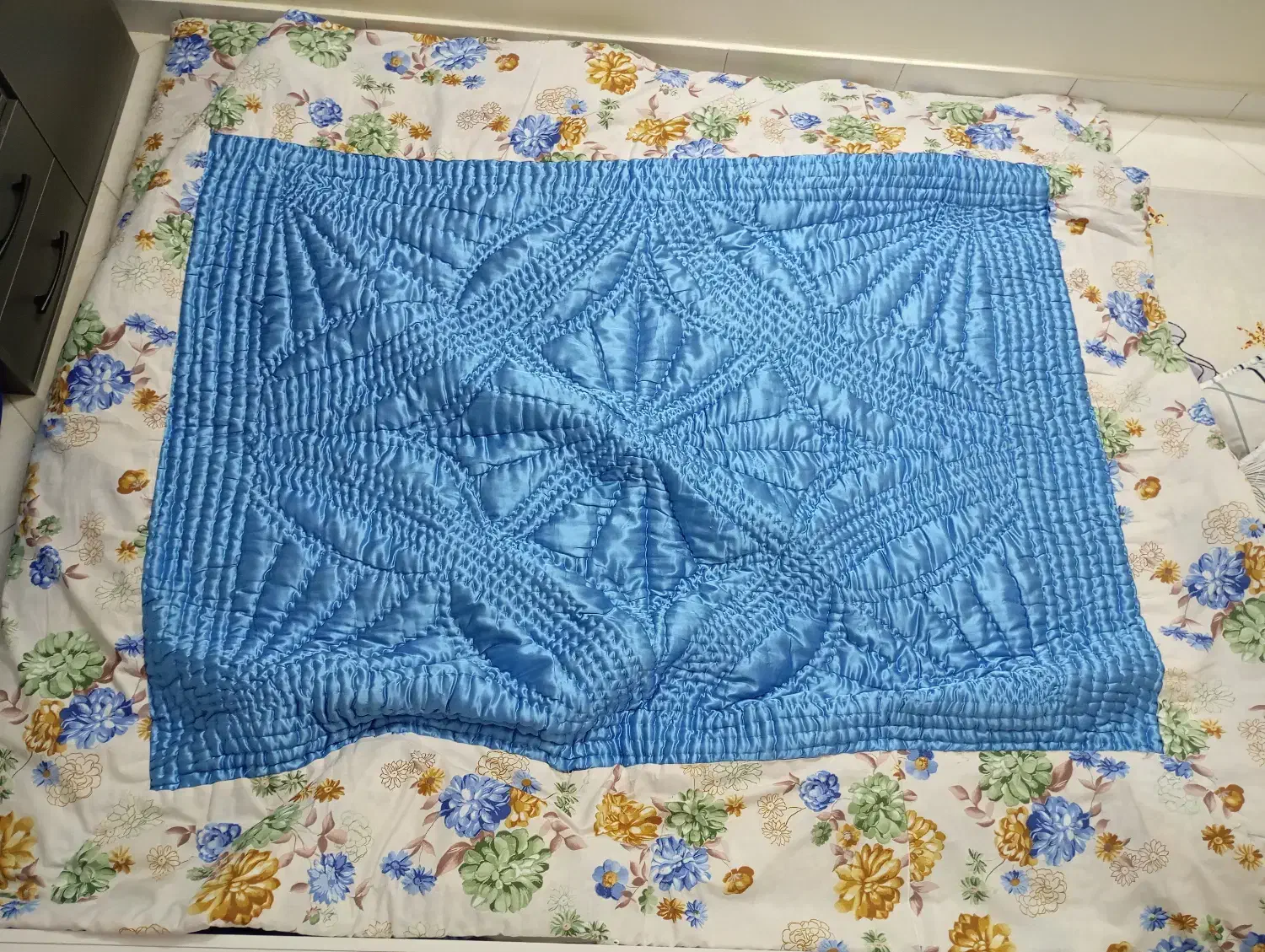 لحاف|رختخواب، بالش، پتو|قیدار, |دیوار