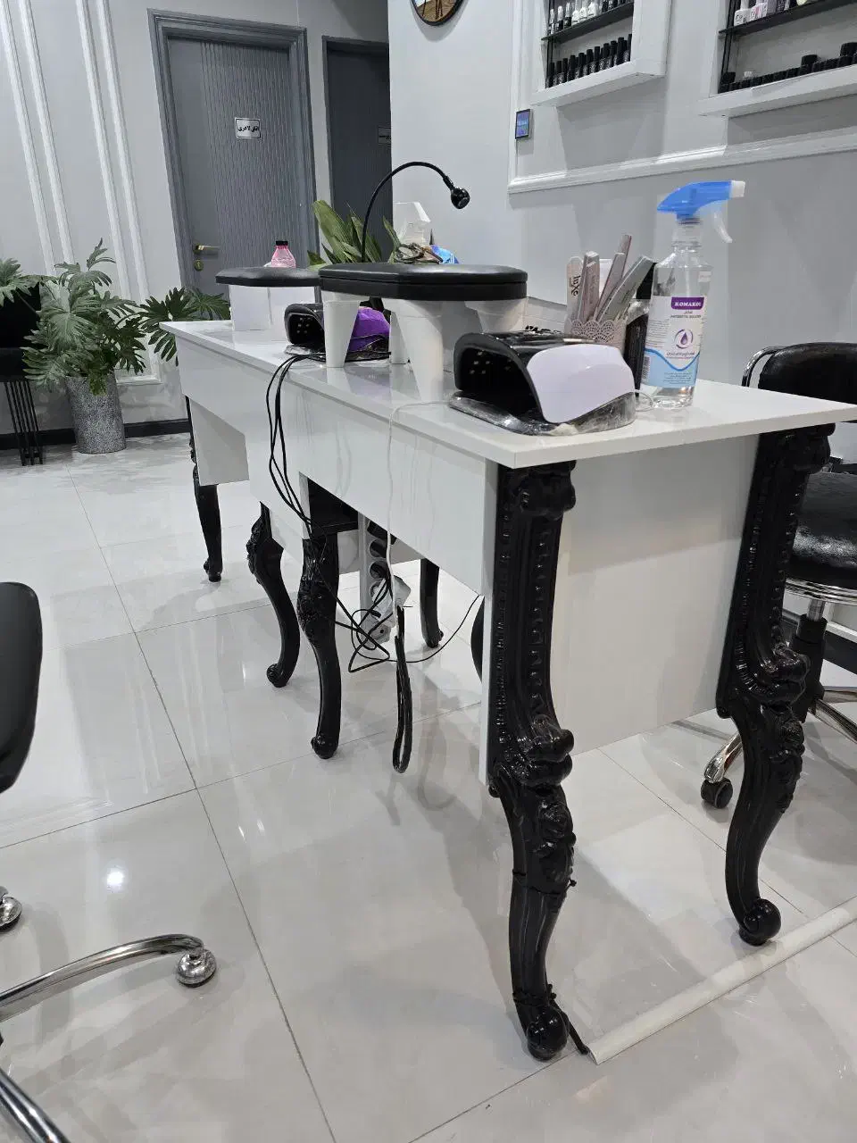 میز ناخن ۲ نفره|آرایشگاه و سالن‌های زیبایی|مشهد, چهارچشمه|دیوار