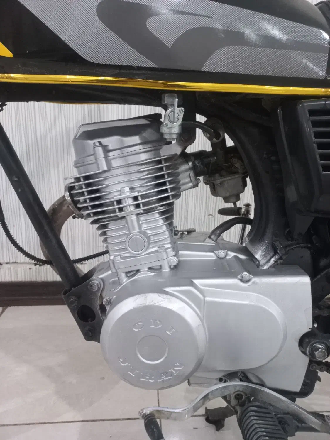 موتور ۱۲۵مدارک .قدیم کامل.موتور درحد صفر|موتورسیکلت|شهرکرد, |دیوار