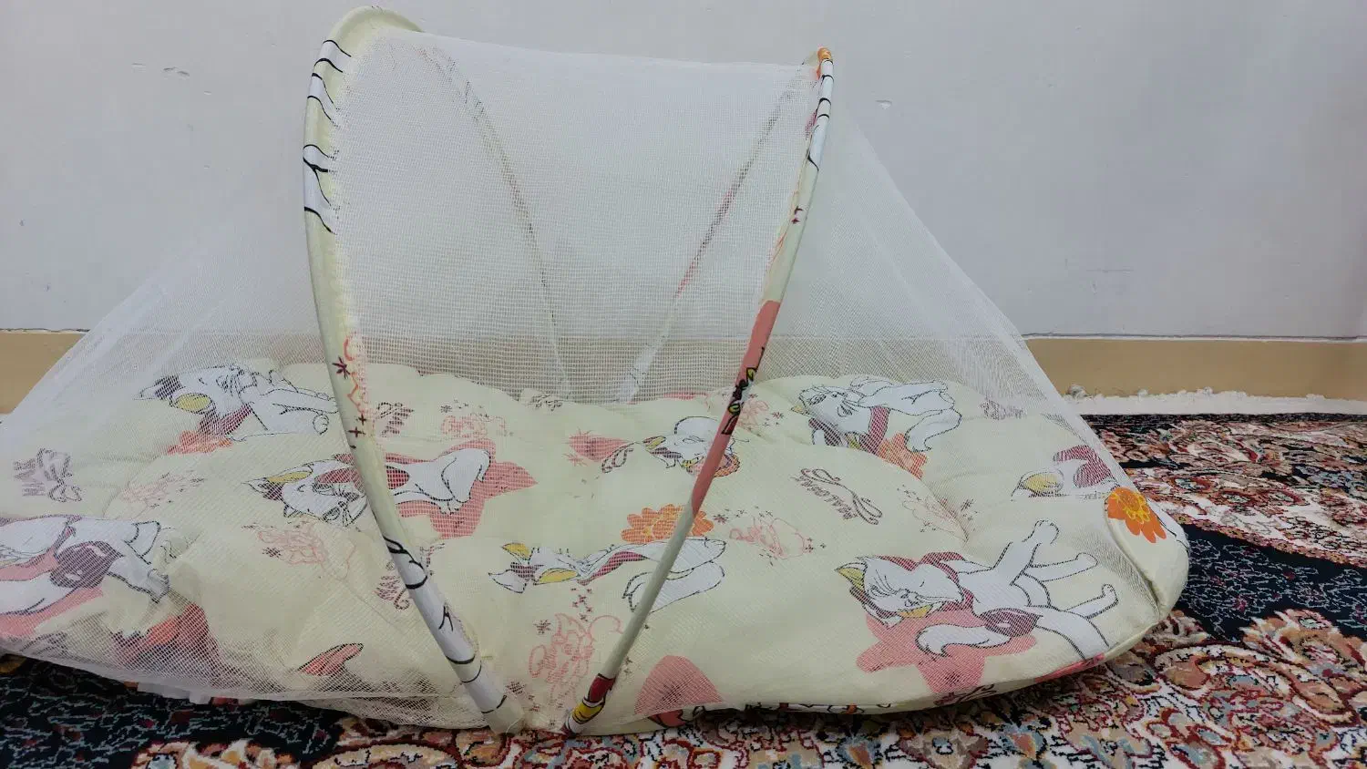 پشه بند نونو|اسباب و اثاث بچه|ری, جوانمرد قصاب|دیوار