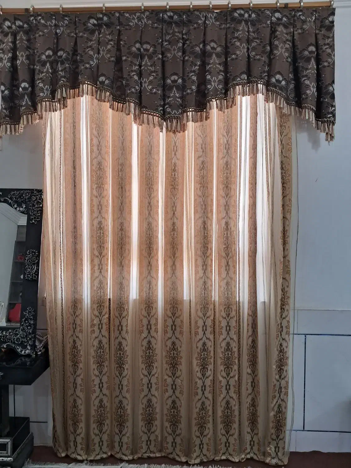 پرده با یالان وچوب پرده دو عدد، هر کدام ۱۰۰۰۰۰۰|پرده، رانر، رومیزی|فردوس (خراسان), |دیوار