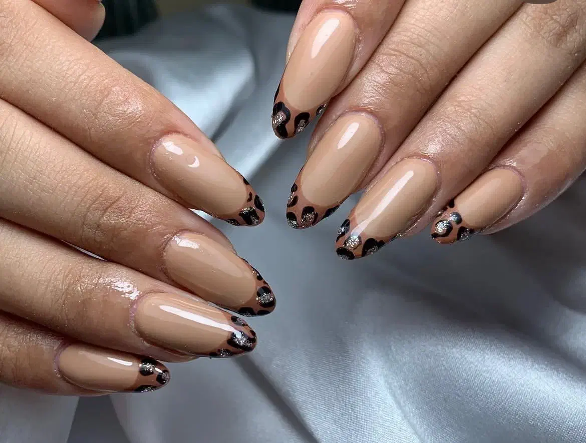 ناخن کار|آرایشگاه و سالن‌های زیبایی|خرمشهر, |دیوار