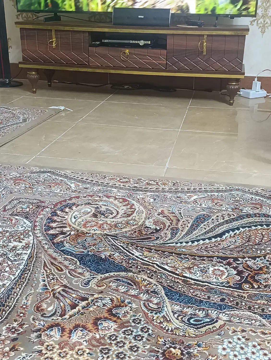 دو عدد میز تلویزیون نو|میز تلویزیون|شیراز, لاله|دیوار