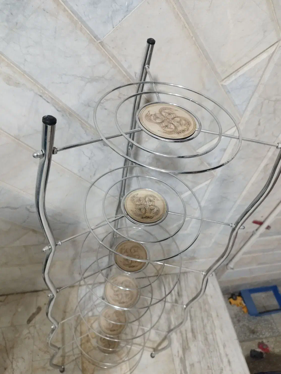 پایه استندقابلمه|آب‌چکان و نظم‌دهنده ظروف|نجف‌آباد, شهید بهشتی|دیوار