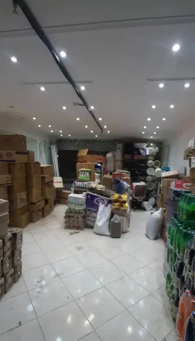 مغازه بر خیابان صمدی می باشد|اجارهٔ مغازه و غرفه|ری, فیروزآبادی|دیوار