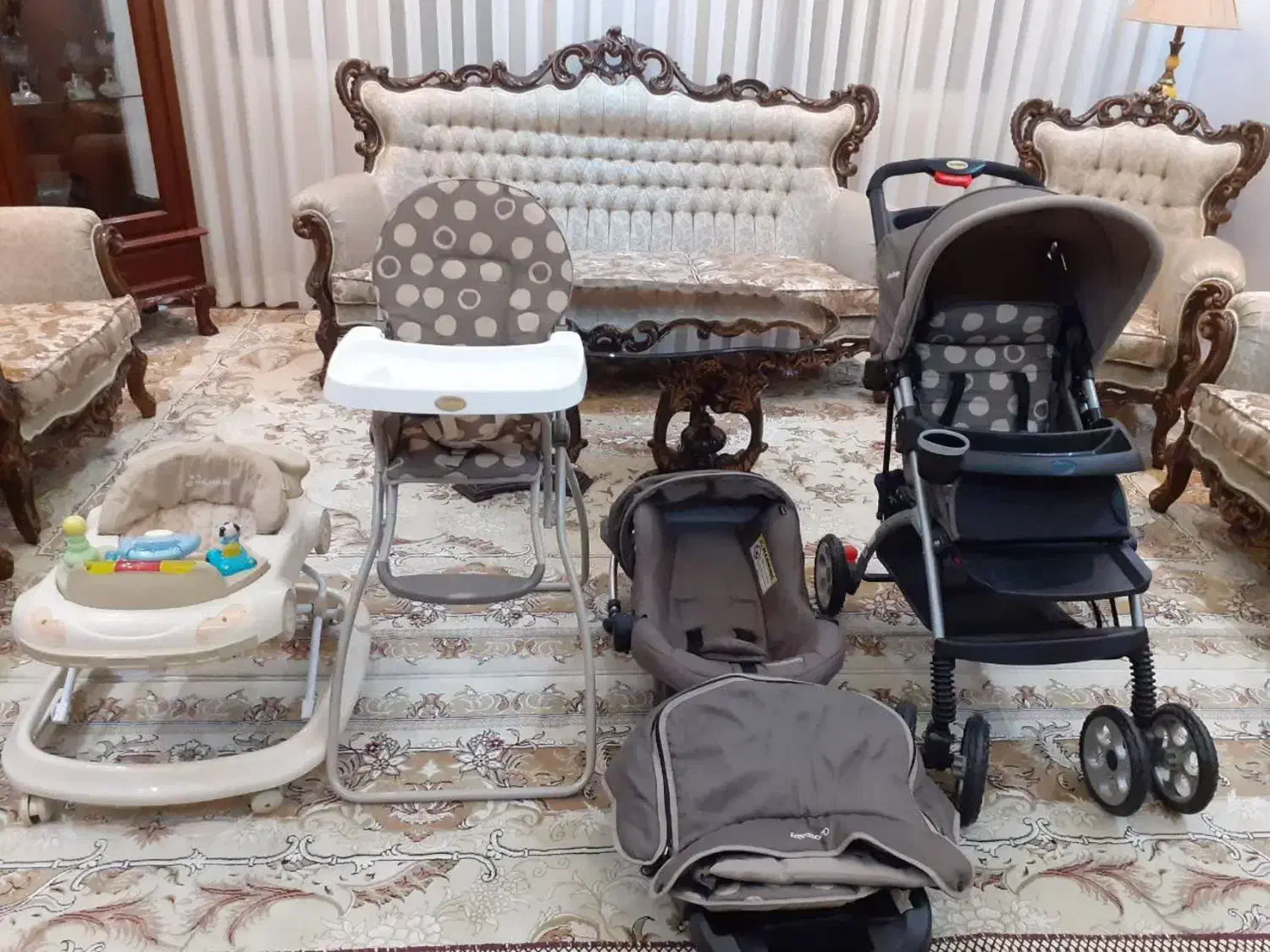 سرویس کامل نوزاد کاملا سالم و تمیز|کالسکه و لوازم جانبی|مشهد, راه آهن|دیوار