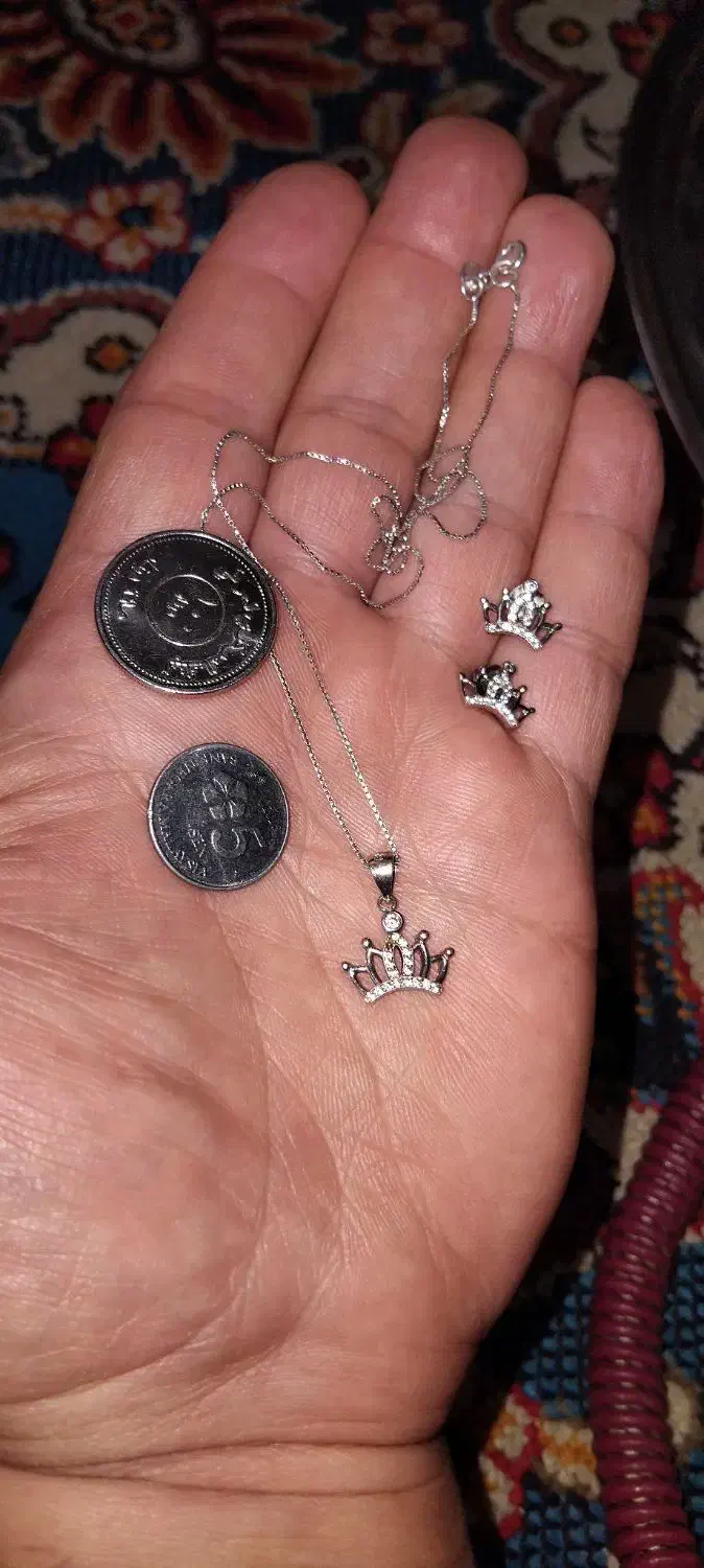 پلاک جواهر|جواهرات|رباط‌کریم, رباط‌کریم|دیوار